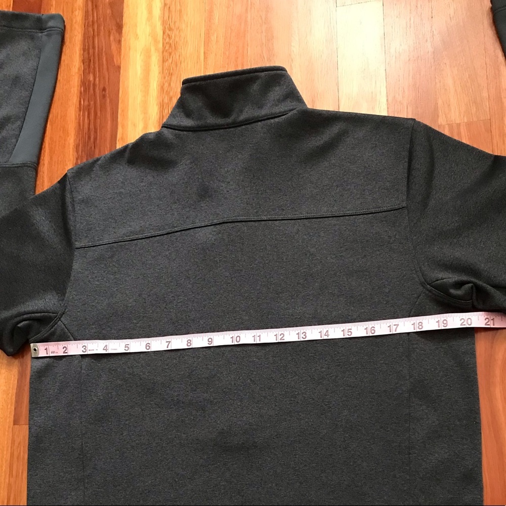SOLD The North Face 1/2 Zip Soft Shell Grey Black - Picture 6 of 8